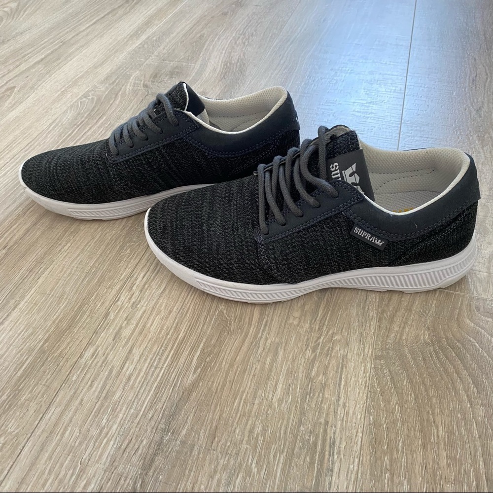 NWOT Supra Hammer Run Low Top Sneaker in Dark Grey